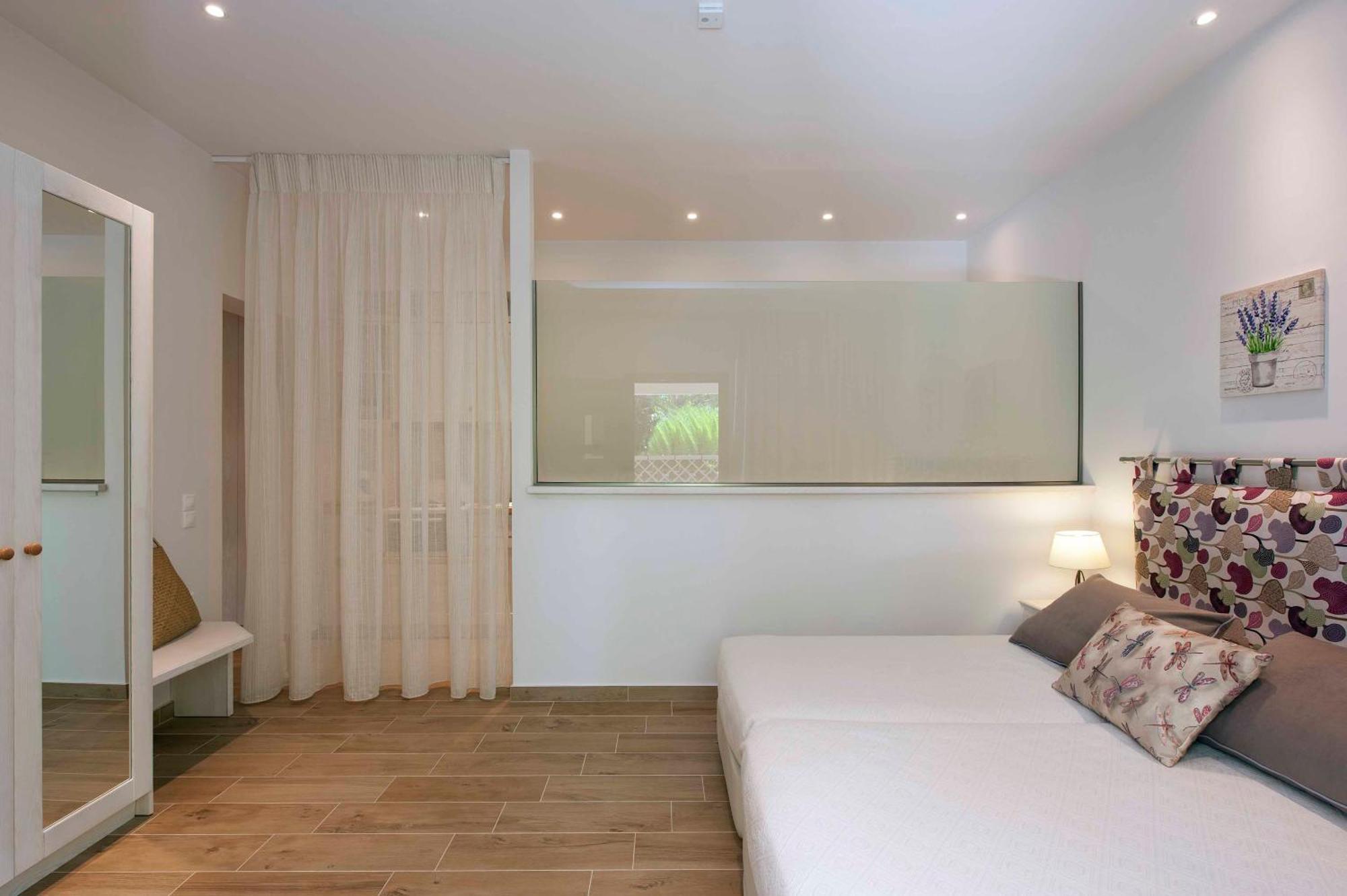 Spiti Prifti Apartments Gouvia Bagian luar foto