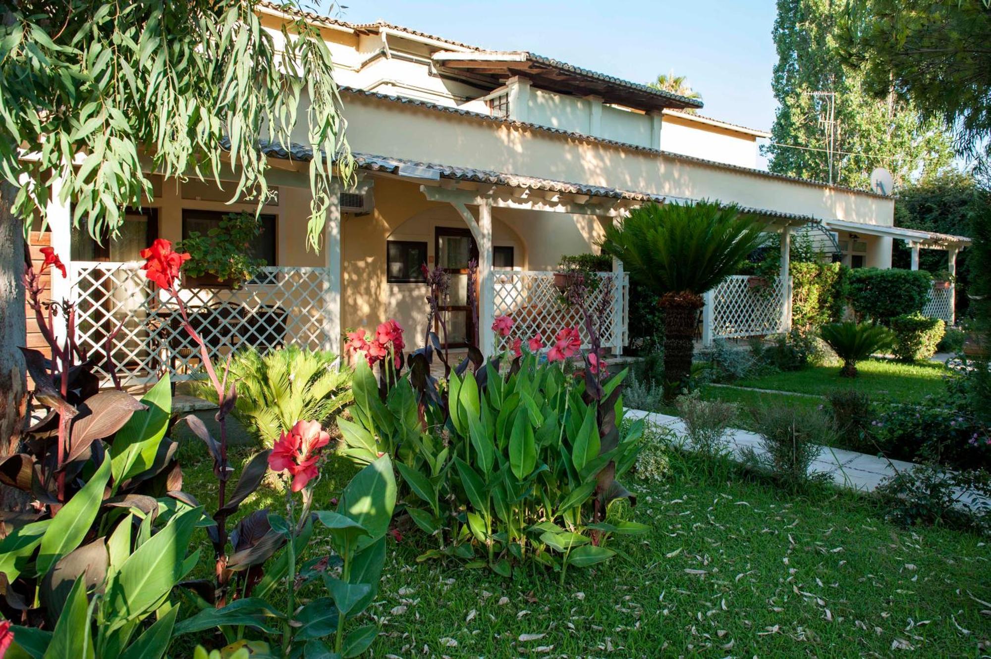 Spiti Prifti Apartments Gouvia Bagian luar foto