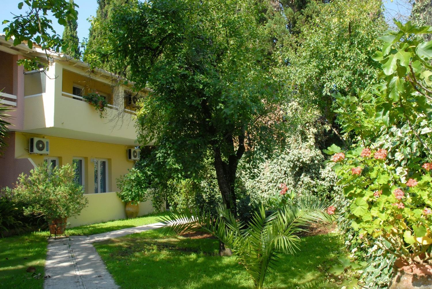 Spiti Prifti Apartments Gouvia Bagian luar foto